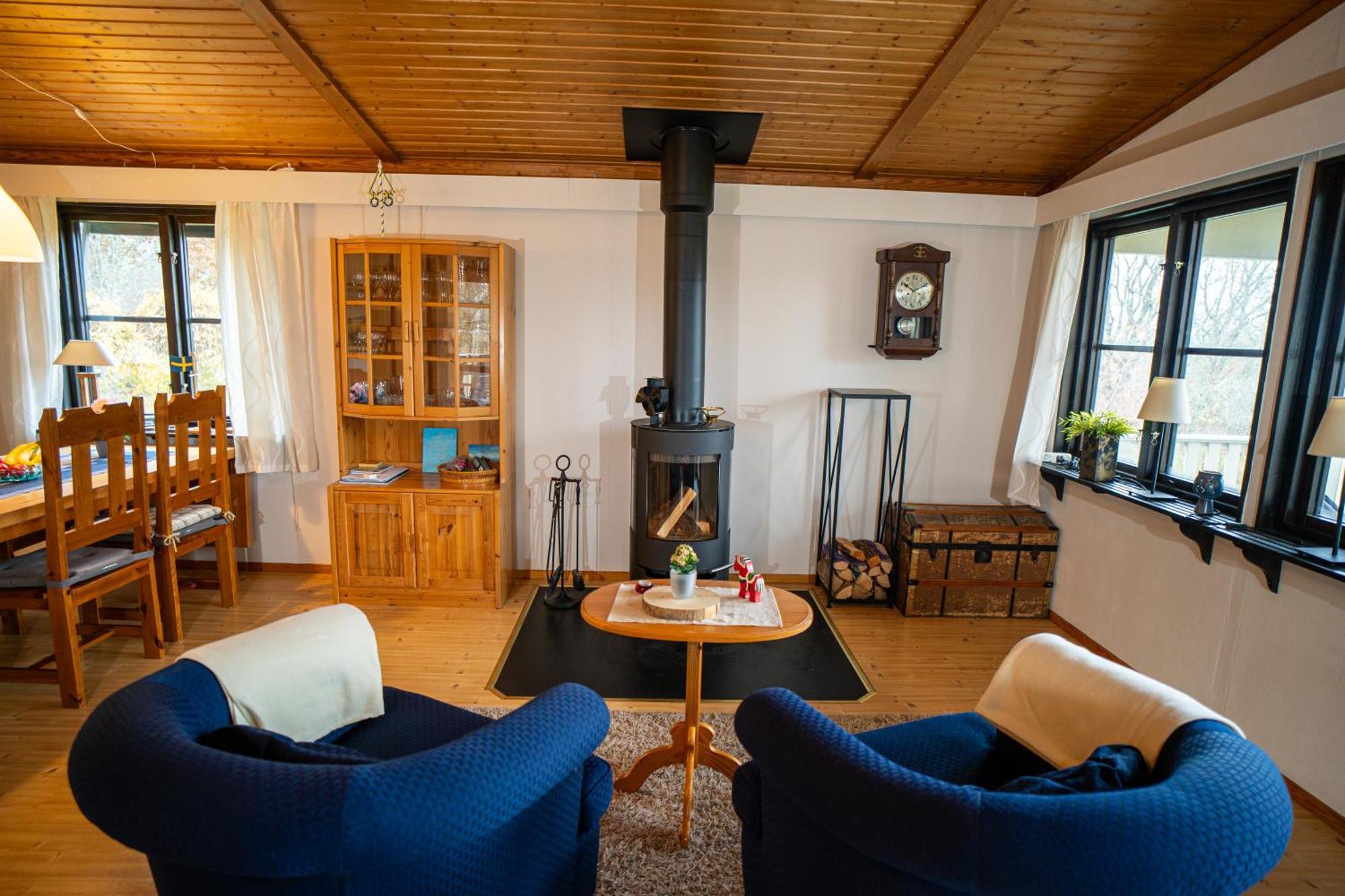 Ferienhaus Smultronsstaelle Hjo, Vaettern Luaran gambar
